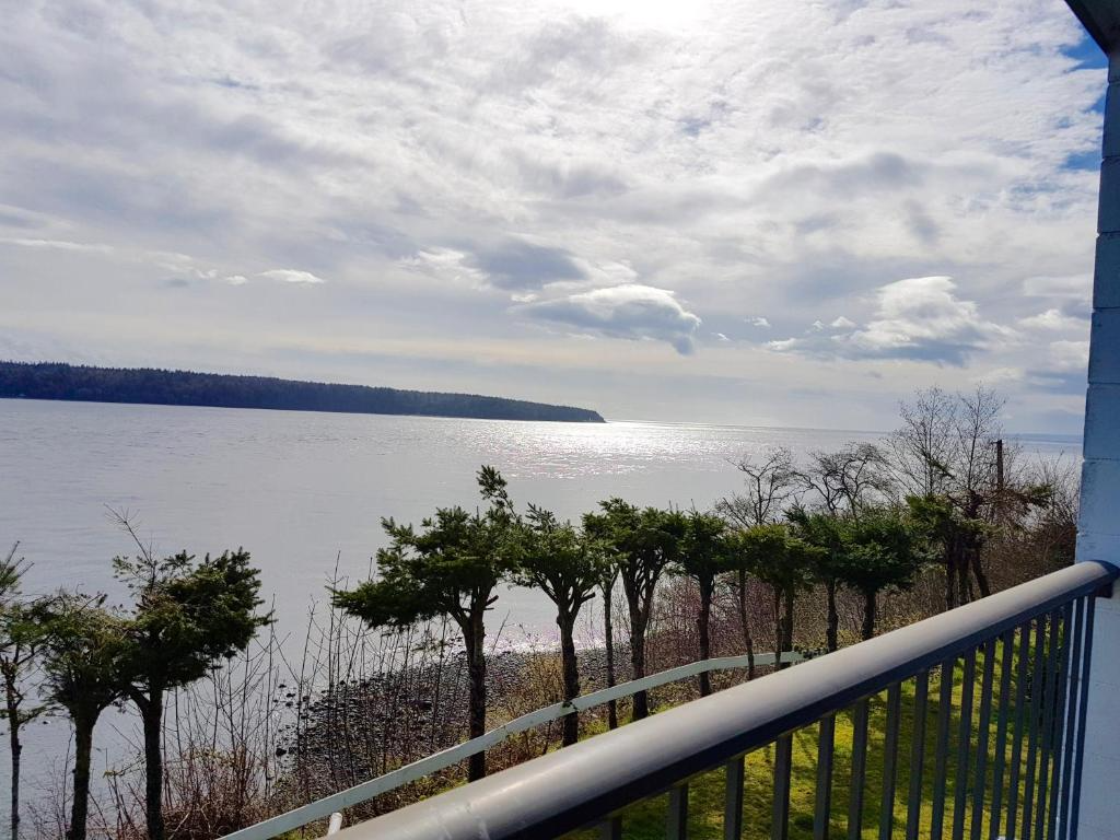 Oceanfront Full Kitchen Suite with Private Balcony 2 Queen - Photo 40